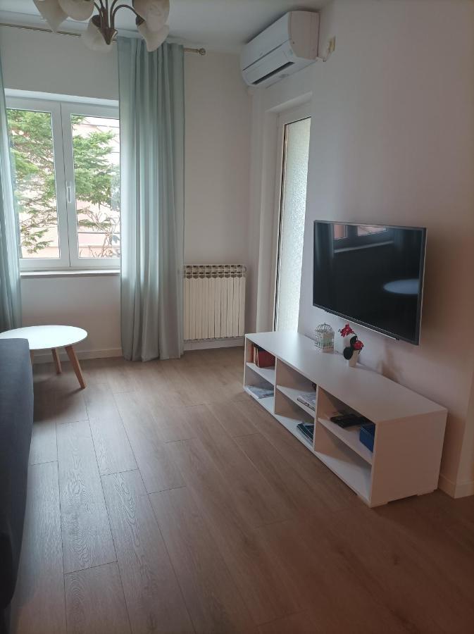 מאלי לוסיניי Neda Apartmani מראה חיצוני תמונה